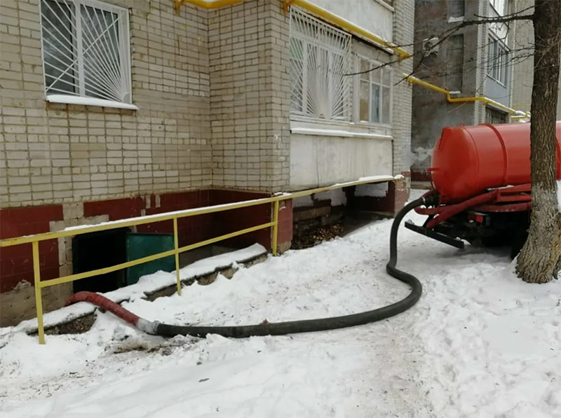 Откачка воды из гаража  Высоковск